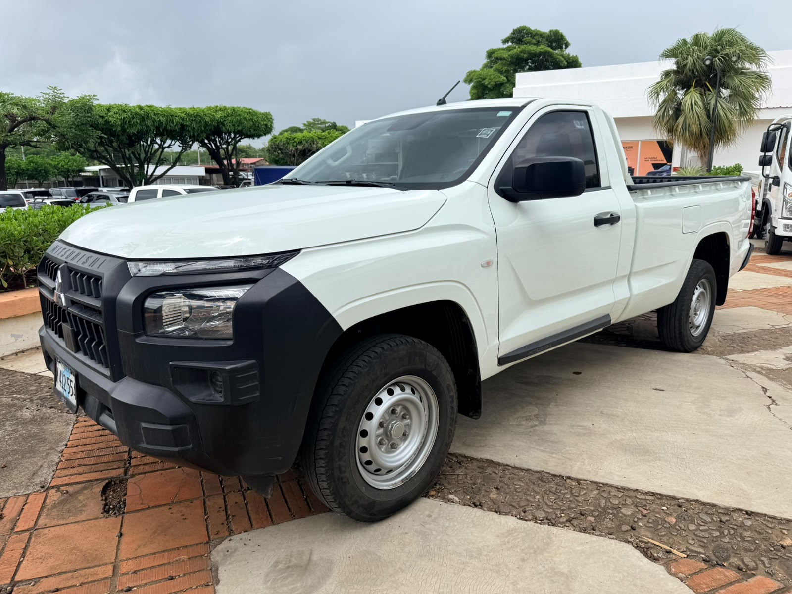 2025 Mitsubishi L200